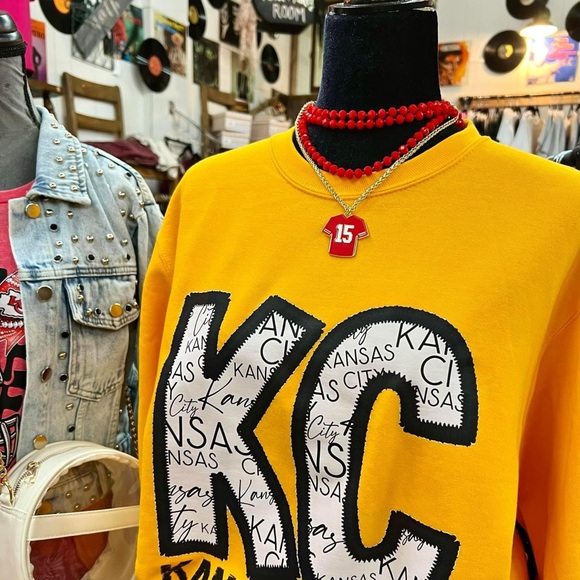 #15 KC Jersey Gold Magnetic Necklace Chiefs - Picture 2 of 2